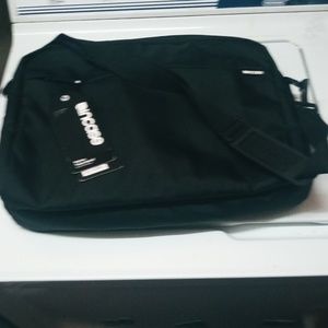 Incase 17" nylon tech brief nwt